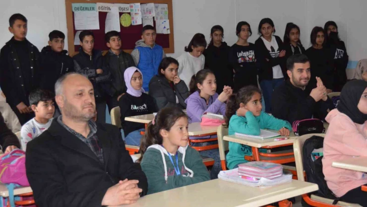 Varto'da 'Afetler ve Afetlerden Korunma Bilinci Semineri' düzenlendi
