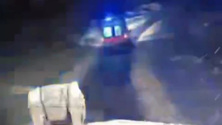 Yolu kapanan köydeki hastanın yardımına ekipler koştu